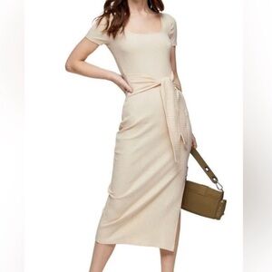 Short sleeved ribbed midi dress